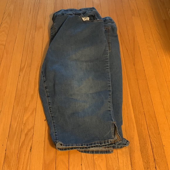 D/C Denim Pull up Capri Pants Size 5 - Picture 2 of 5